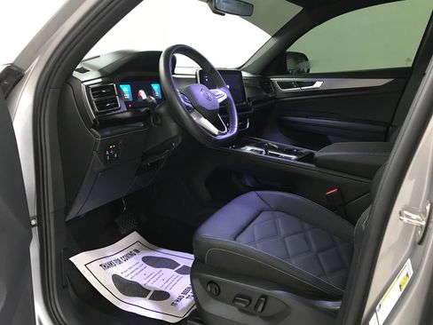 Used 2024 Volkswagen Atlas Cross Sport SE w/ Panoramic Sunroof Package AWD/4WD image 9