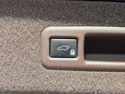Used 2018 Lexus RX 450hL Luxury w/ Accessory Package AWD/4WD image 16