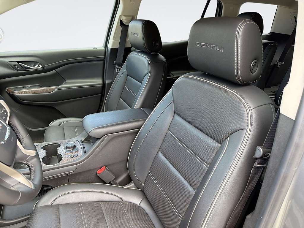 Used 2023 GMC Acadia Denali w/ Denali Technology Package FWD image 22