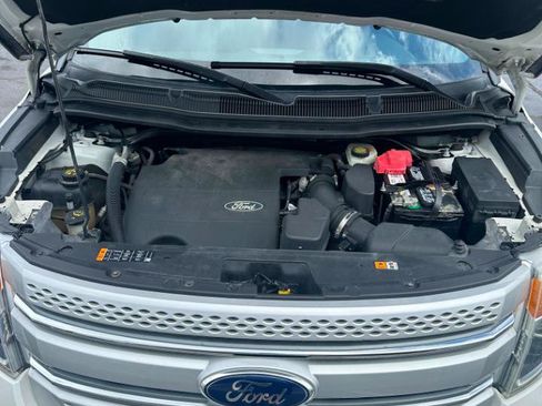Used 2014 Ford Explorer XLT w/ Equipment Group 201A AWD/4WD image 34