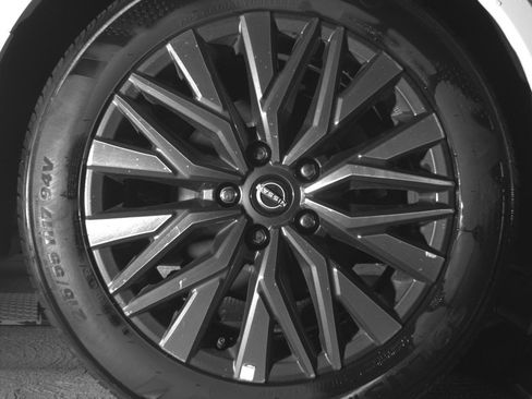 Used 2025 Nissan Altima 2.5 SV FWD image 15
