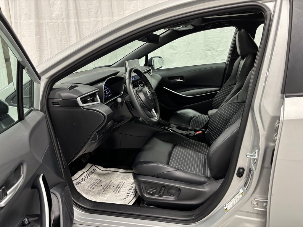 Used 2026 Toyota Corolla XSE FWD image 10