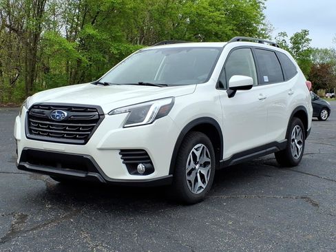 Used 2023 Subaru Forester Premium AWD/4WD image 3