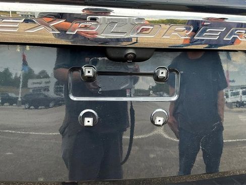 Used 2022 Ford Explorer XLT w/ Equipment Group 202A image 20