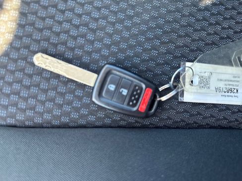 Used 2020 Honda Fit LX image 29