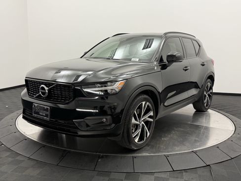 Used 2019 Volvo XC40 T5 R-Design AWD/4WD image 3