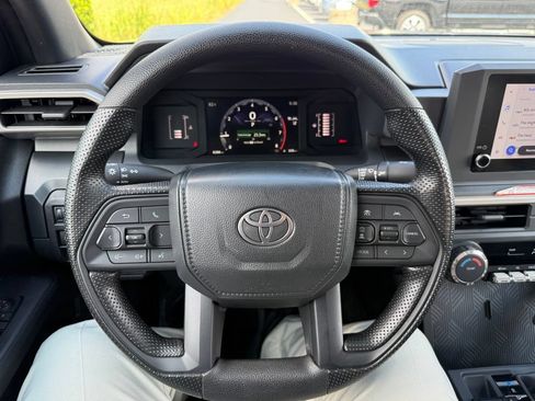Certified 2025 Toyota Tacoma SR AWD/4WD image 14