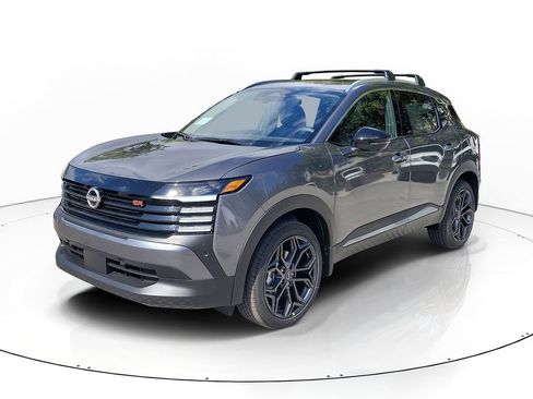 New 2026 Nissan Kicks SR image 3