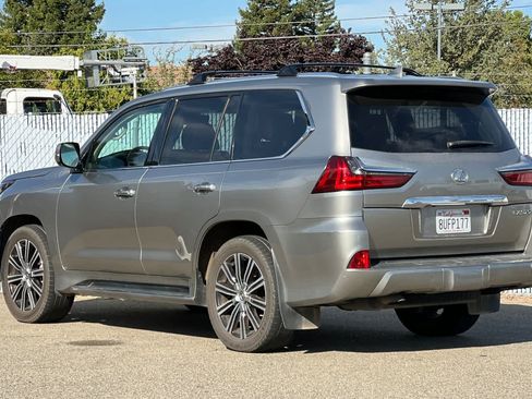 Used 2021 Lexus LX 570 4WD w/ Luxury Package image 5