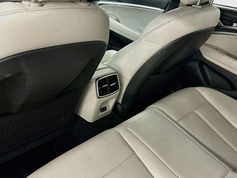 Used 2025 Genesis G70 2.5T AWD/4WD image 28
