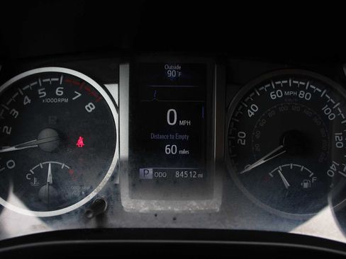Used 2021 Toyota Tacoma SR5 AWD/4WD image 40