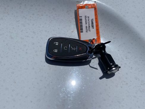 Used 2018 Chevrolet Equinox LT w/ Sun & Infotainment Package AWD/4WD image 29