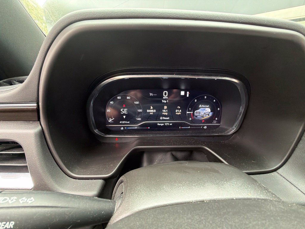 Used 2022 GMC Yukon SLE w/ Gmc Pro Safety Plus Package RWD image 4