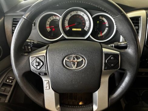 Used 2014 Toyota Tacoma 4x4 Double Cab w/ TRD Off-Road Package image 22