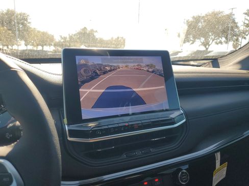 New 2026 Jeep Compass Latitude image 16