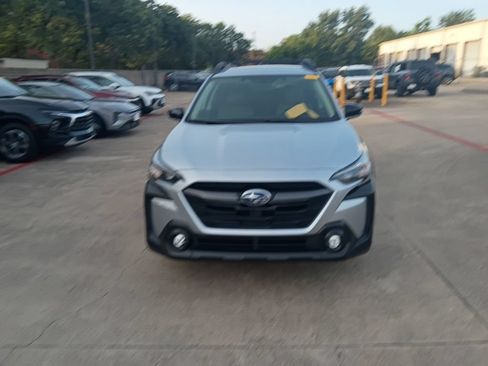 Used 2025 Subaru Outback Premium AWD/4WD image 5