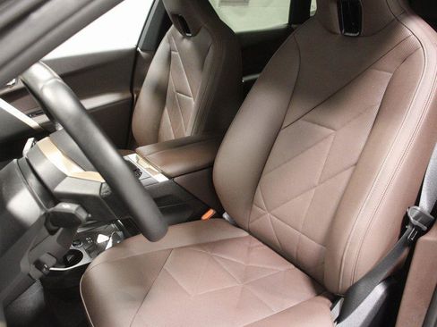 Used 2025 BMW iX xDrive50 image 4