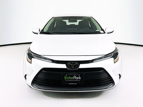 Used 2024 Toyota Corolla LE FWD image 2