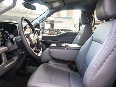 New 2026 Ford F350 XL w/ XL Chrome Package image 24