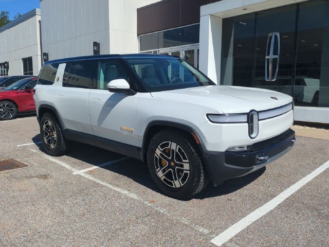 Used 2023 Rivian R1S Adventure Quad AWD/4WD image 10