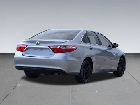 Used 2017 Toyota Camry LE FWD image 8