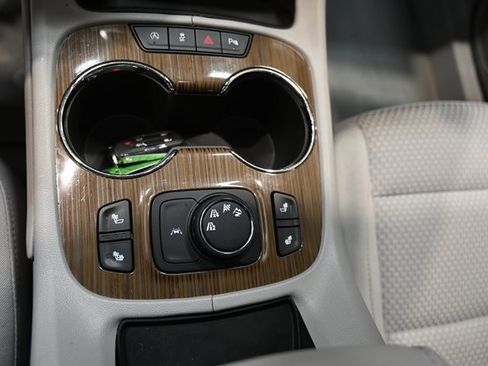 Used 2023 GMC Acadia SLE w/ Driver Convenience Package image 22