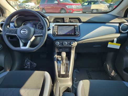 Used 2025 Nissan Versa SV w/ Trunk Package image 9