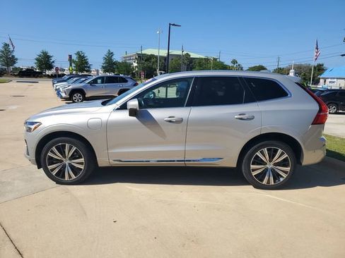 Used 2022 Volvo XC60 T8 Inscription w/ Advanced Package image 2