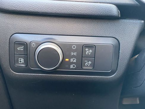 Used 2020 Ford Escape SE Sport image 28