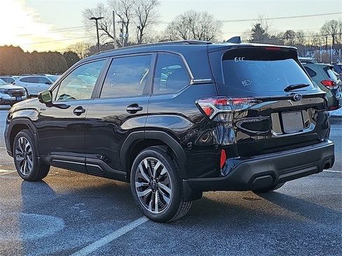New 2025 Subaru Forester Touring image 4