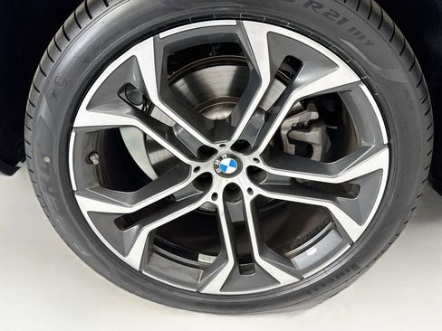 Used 2024 BMW X5 xDrive40i w/ Premium Package AWD/4WD image 32