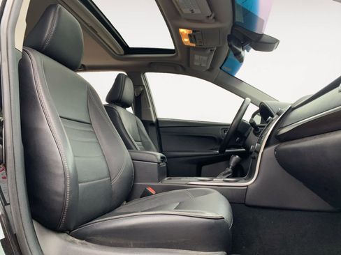 Used 2017 Toyota Camry XLE image 16