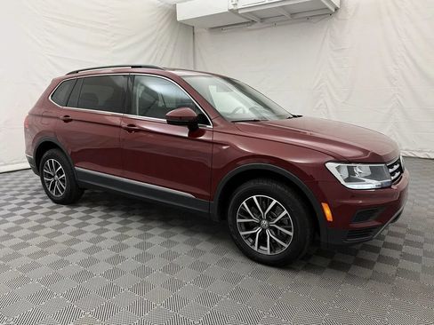 Used 2020 Volkswagen Tiguan SE w/ Panoramic Sunroof Package AWD/4WD image 3