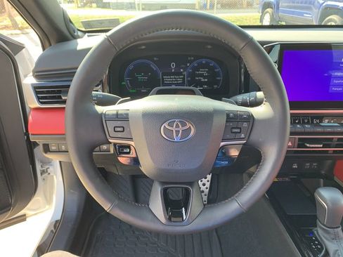 Used 2025 Toyota Camry XSE w/ Premium Plus Package image 27