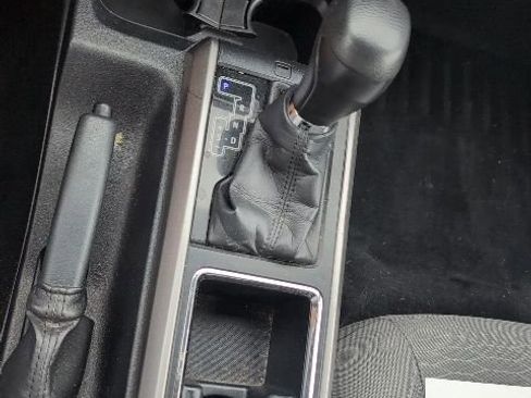 Used 2017 Toyota Tacoma SR5 w/ Tow Package AWD/4WD image 24