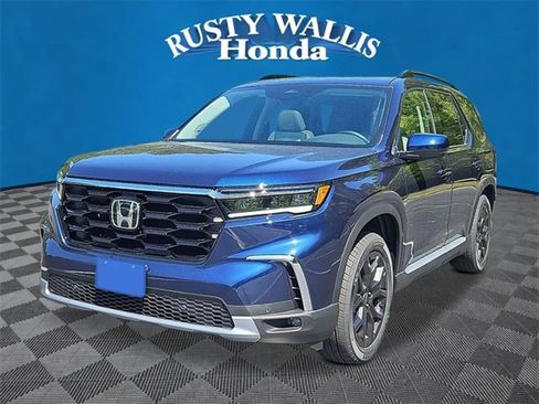 New 2025 Honda Pilot Touring image 4