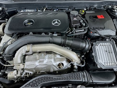 Used 2025 Mercedes-Benz CLA 250 image 31