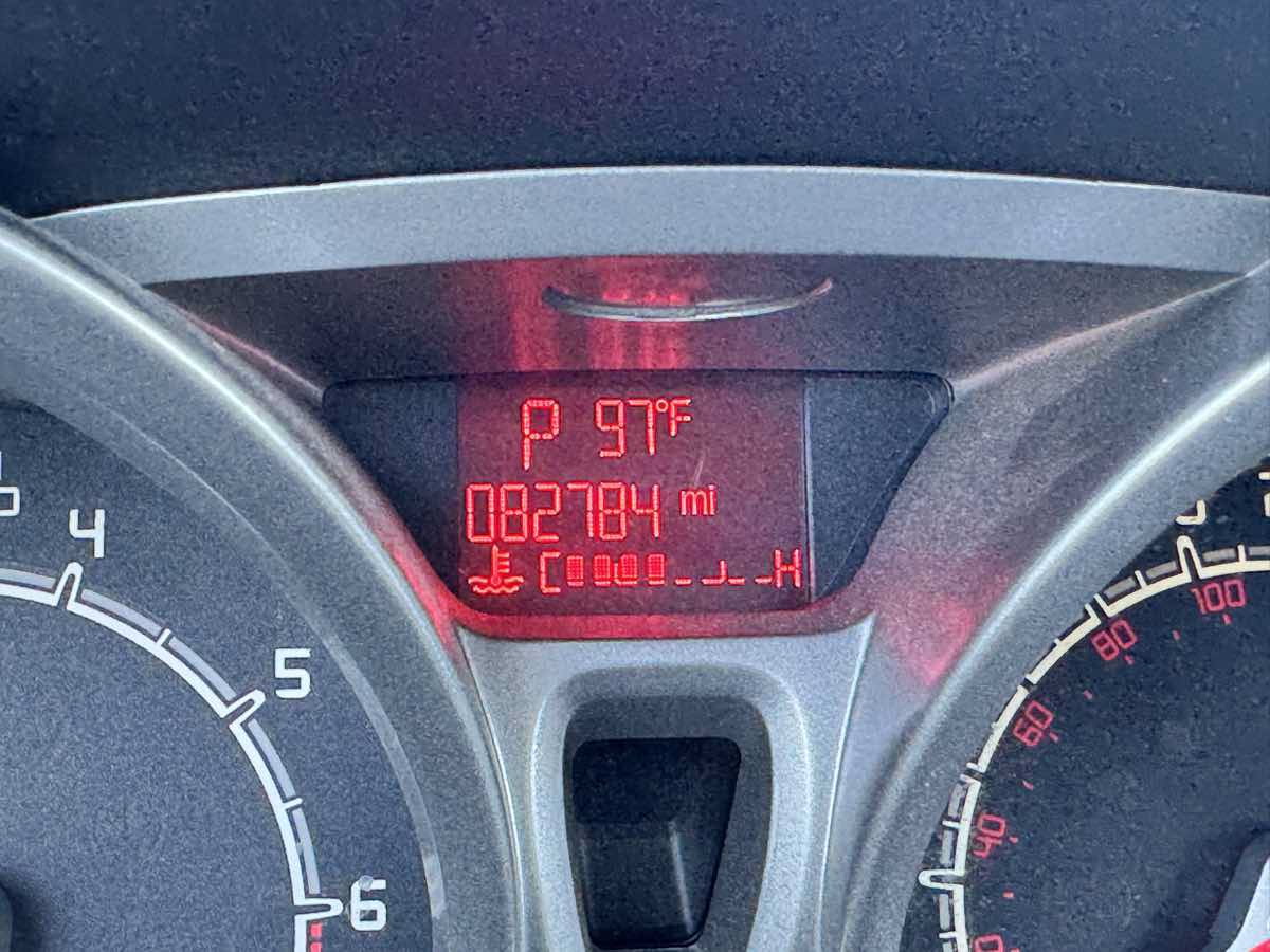 Used 2013 Ford Fiesta SE FWD image 39
