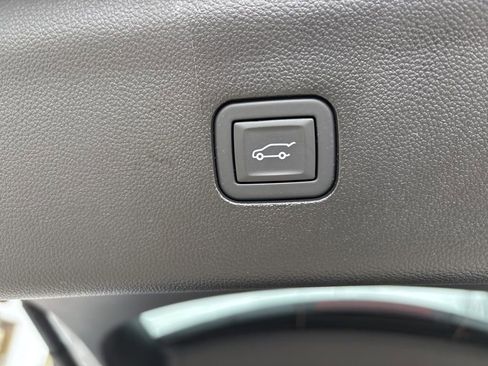 Certified 2024 Buick Enclave Avenir w/ Avenir Technology Package image 11