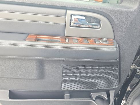 Used 2017 Ford Expedition EL Platinum image 21