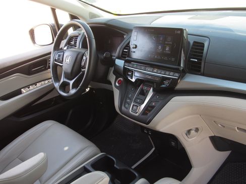 Used 2025 Honda Odyssey EX-L image 10