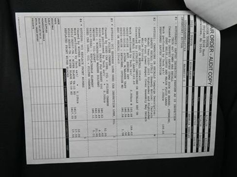 Used 2022 Toyota Highlander XLE image 6