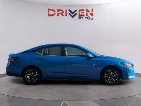 Used 2024 Nissan Sentra SV FWD image 6