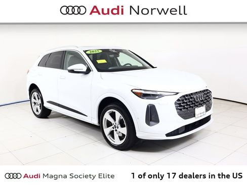 Used 2025 Audi Q5 Premium Plus w/ Premium Plus AWD/4WD image 1