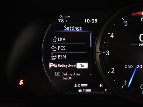 Used 2018 Lexus LC 500 Coupe w/ Touring Package RWD image 21