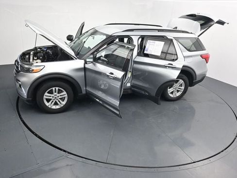 Used 2024 Ford Explorer XLT w/ Equipment Group 202A AWD/4WD image 40