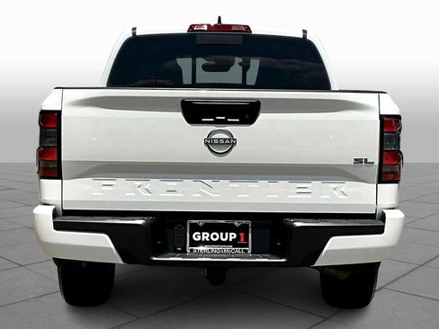 Used 2024 Nissan Frontier SL image 4