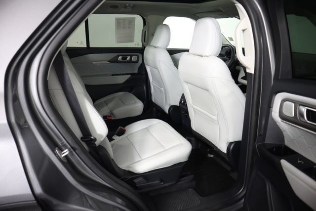 Certified 2025 Ford Explorer Platinum w/ Ultimate Package AWD/4WD image 69