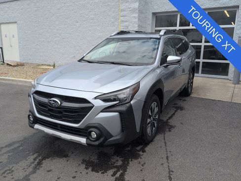 Used 2023 Subaru Outback Touring XT AWD/4WD image 7