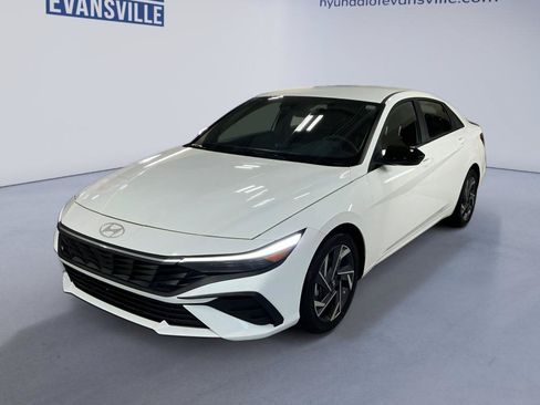 Certified 2025 Hyundai Elantra Sport FWD image 2